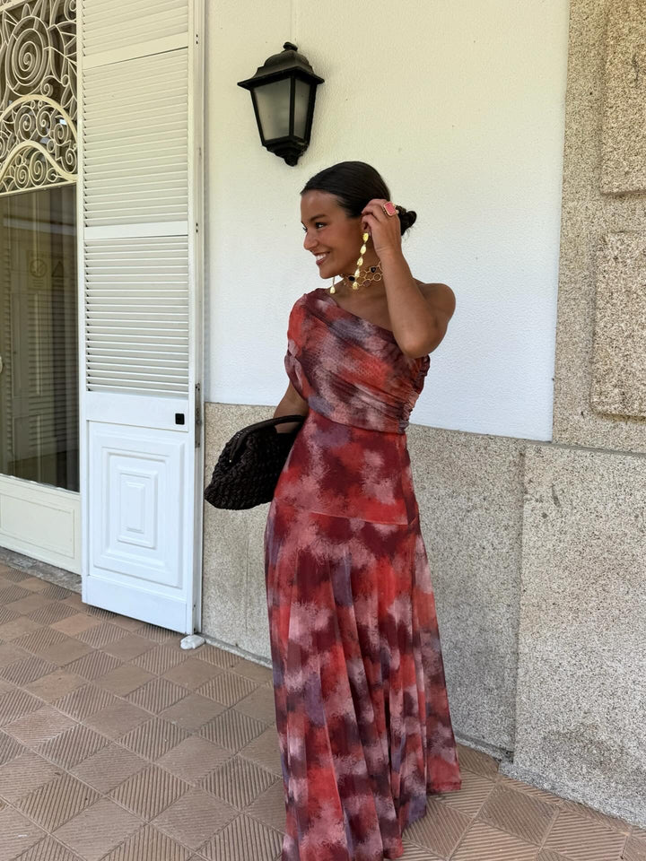Abito lungo off-shoulder in acquerello