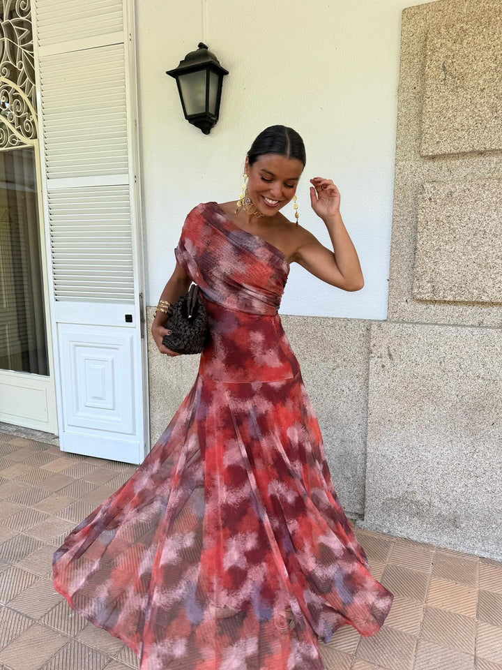 Abito lungo off-shoulder in acquerello