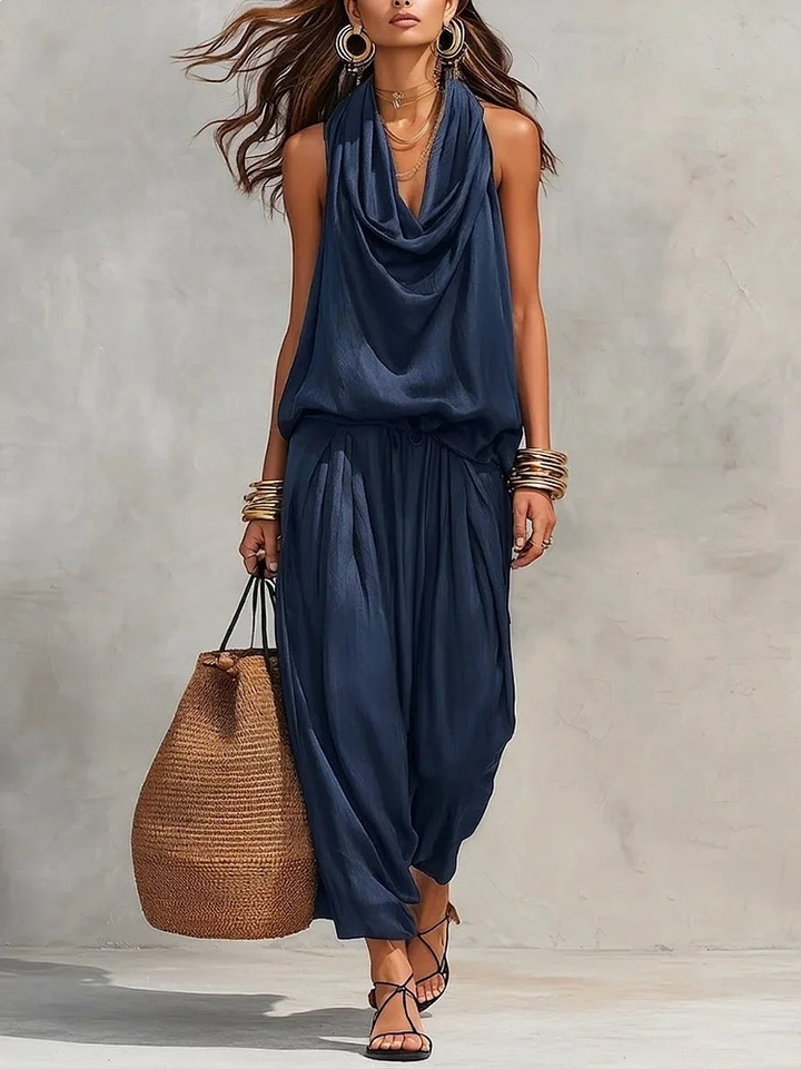 Set Top Senza Maniche con Collo Halter e Pantaloni Plissettati