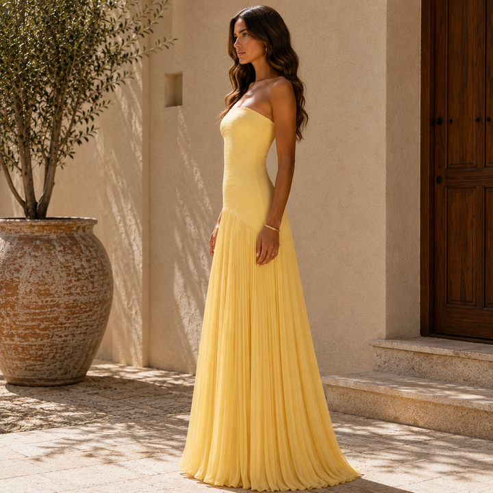 Abito con design off-shoulder