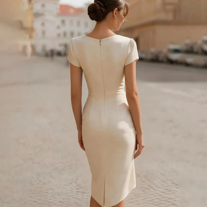 Il Vestito Midi Drappeggiato Amara – Eleganza Sofisticata con una Vestibilità Femminile Flattering