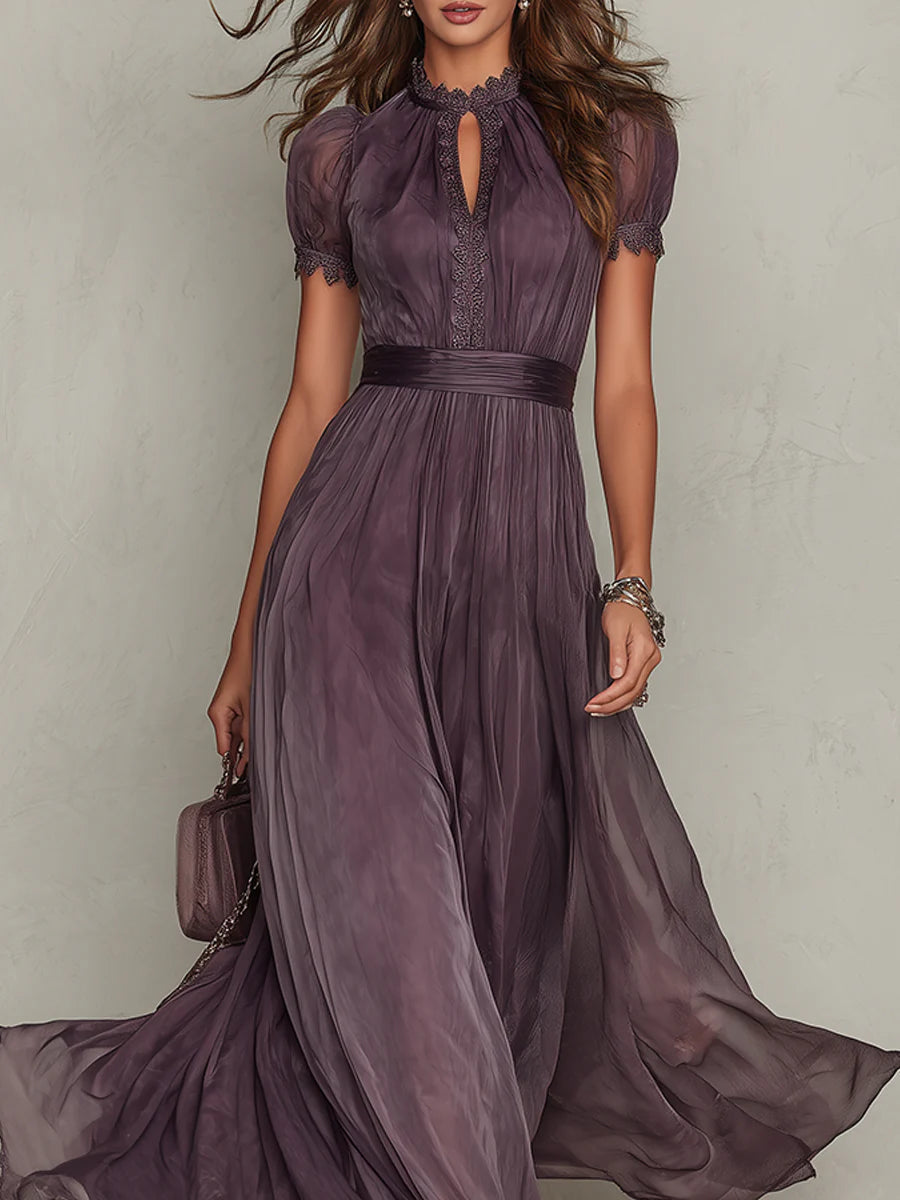Flavia | Vestito lungo viola con scollo a chiave, bordo in pizzo di chiffon