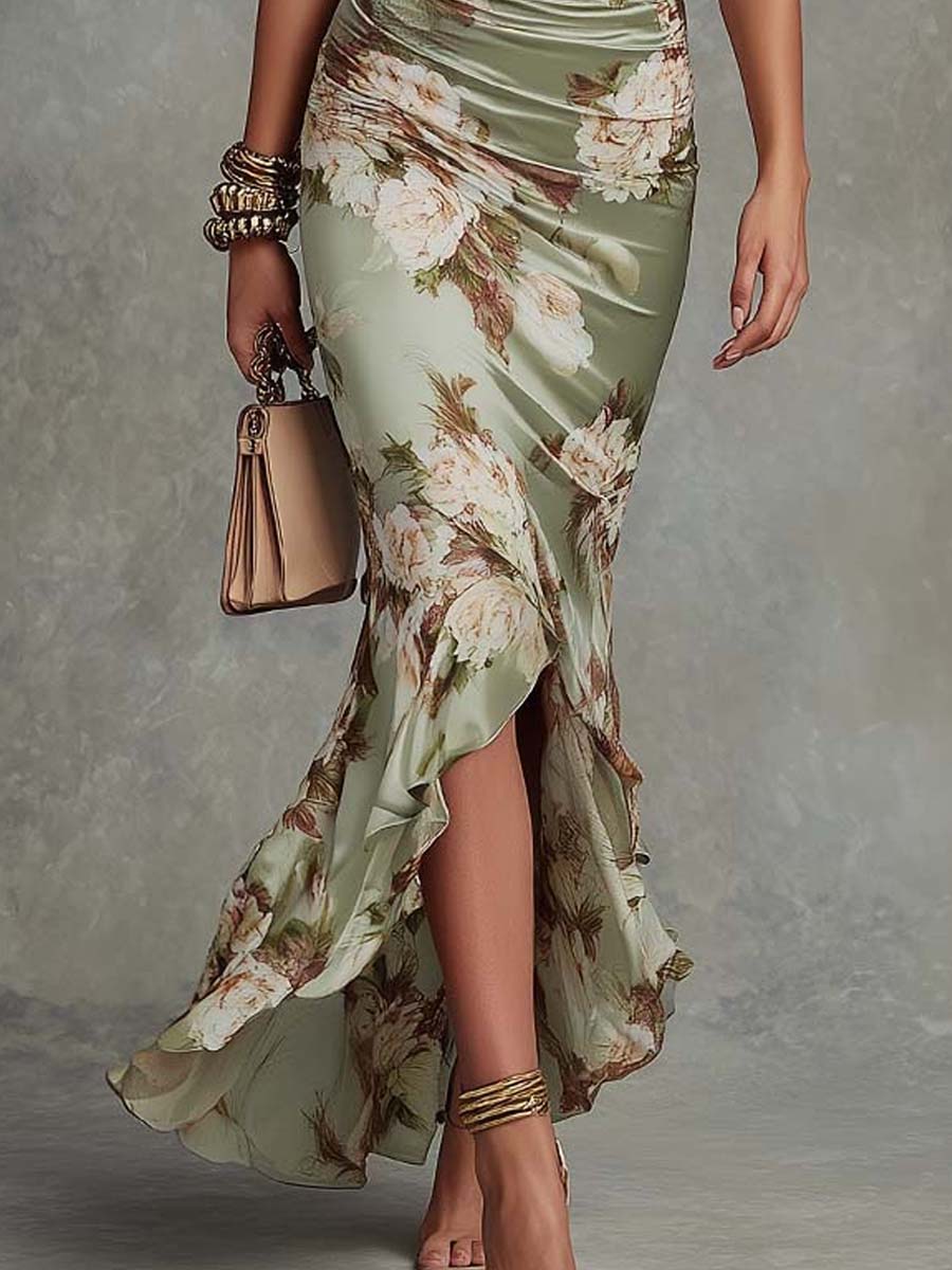 Abito Maxi Asimmetrico in Raso Verde con Maniche a Campana Ruffle e Scollatura a V