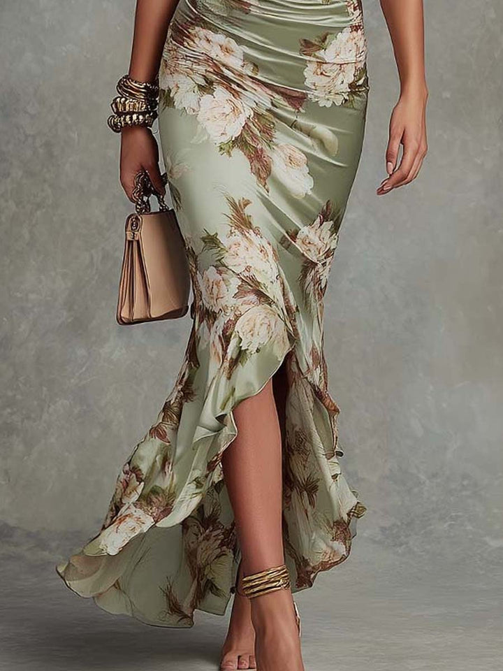 Abito Maxi Asimmetrico in Raso Verde con Maniche a Campana Ruffle e Scollatura a V