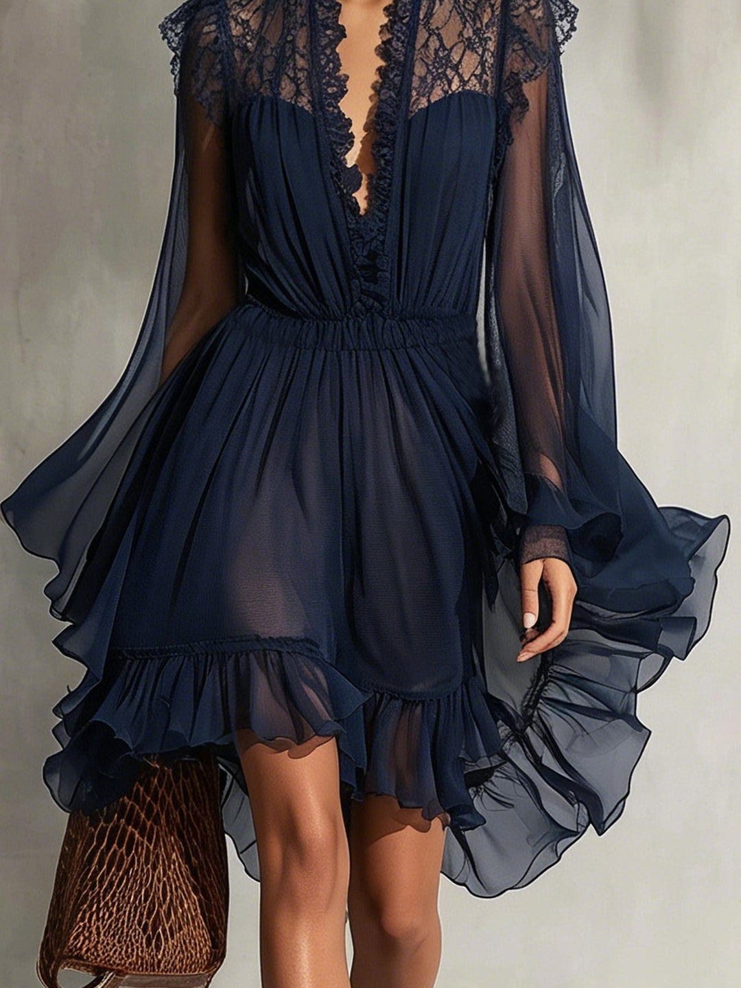Abito Mini in Chiffon Trasparente con Collo a V e Pizzo Blu Navy