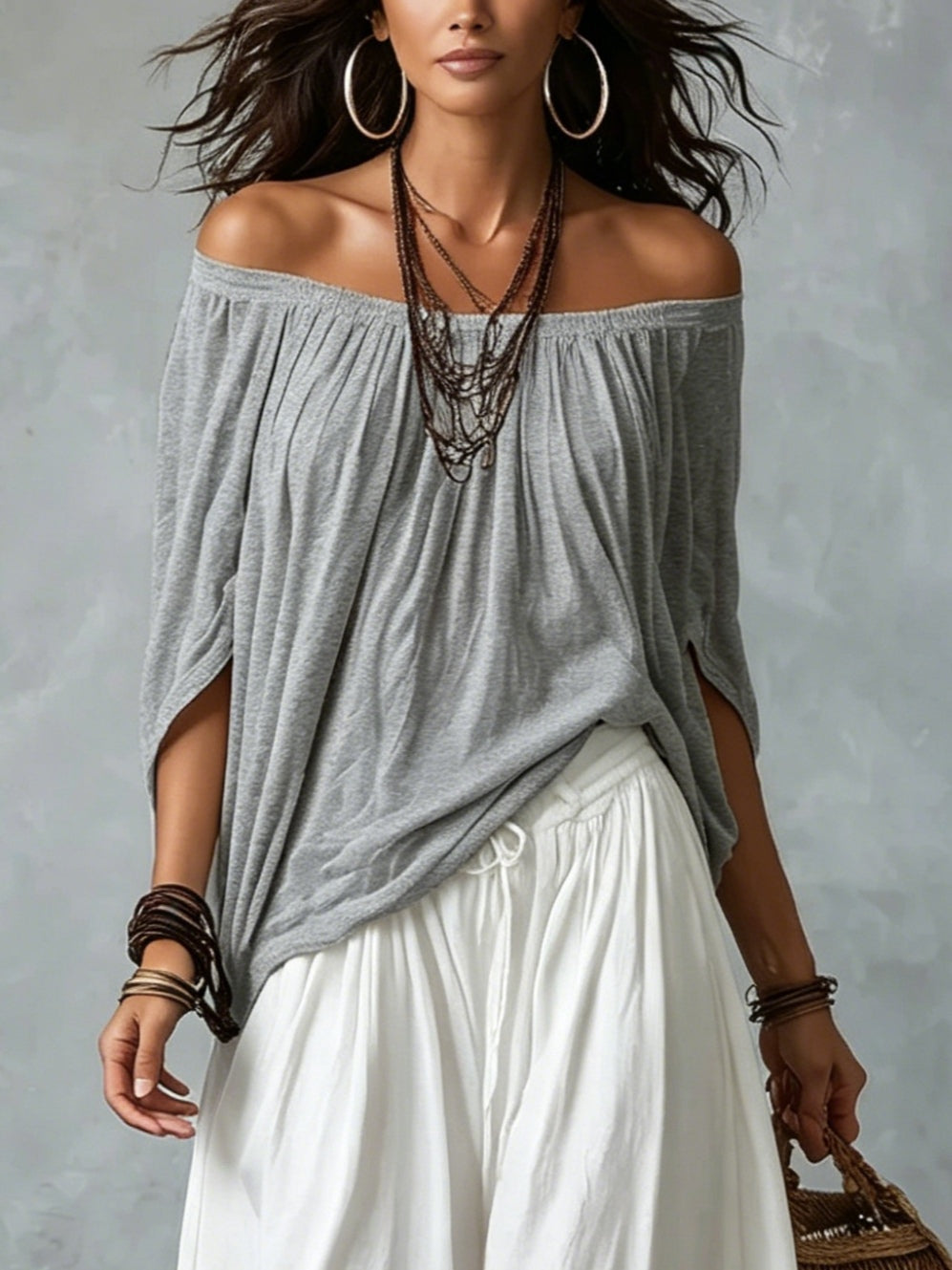 Top Grigio Off-shoulder e Pantaloni Lantern Bianchi a Vestibilità Larga