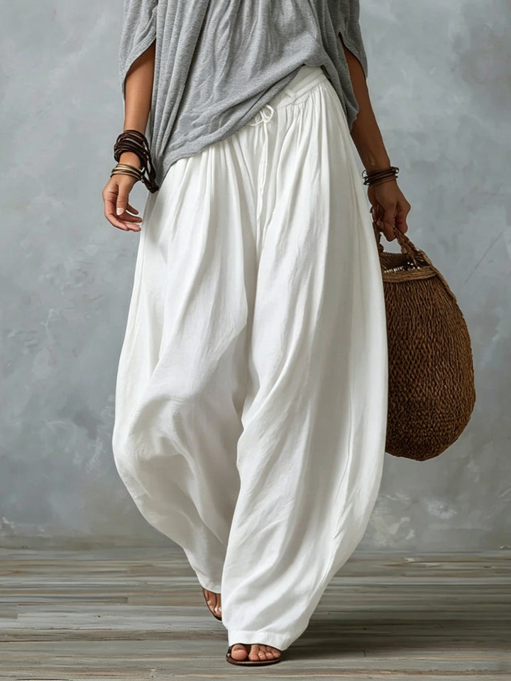 Top Grigio Off-shoulder e Pantaloni Lantern Bianchi a Vestibilità Larga