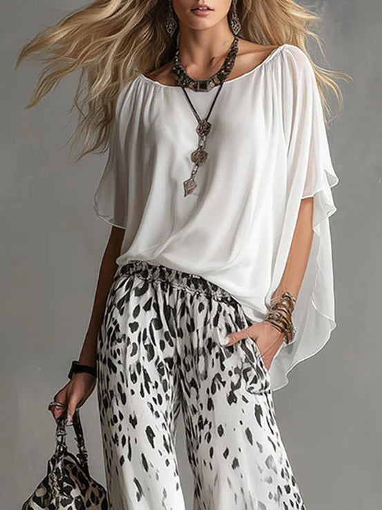 Set T-shirt Bianca Flowy e Pantaloni in Chiffon con Stampa Leopardo
