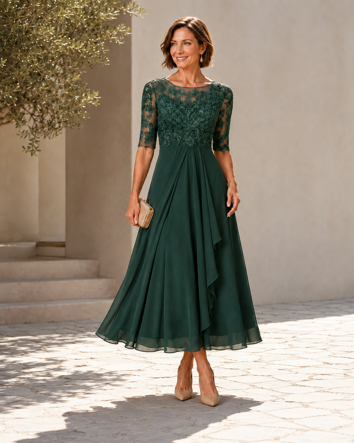 Rosa – Il Vestito Midi in Pizzo Che Slancia